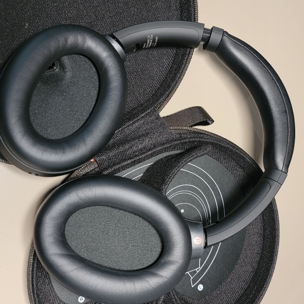 Sony WH-1000XM4 Headphones Open Box - Picture 11 of 12